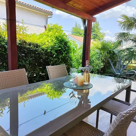 Apartment Orhidelia