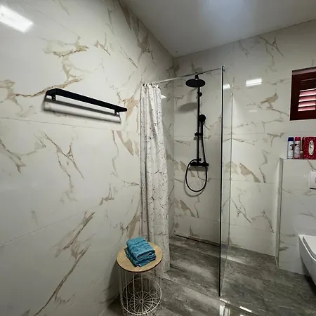 Orhidelia Apartment
