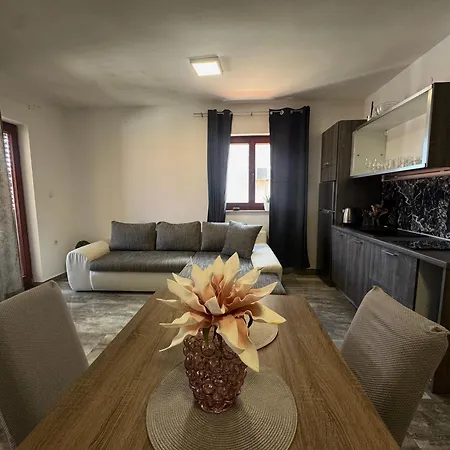 Orhidelia Apartment