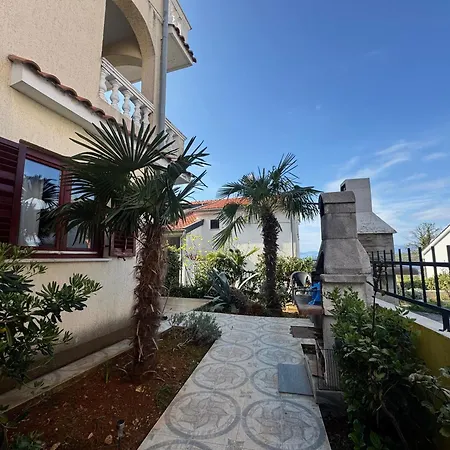 Apartment Orhidelia Njivice